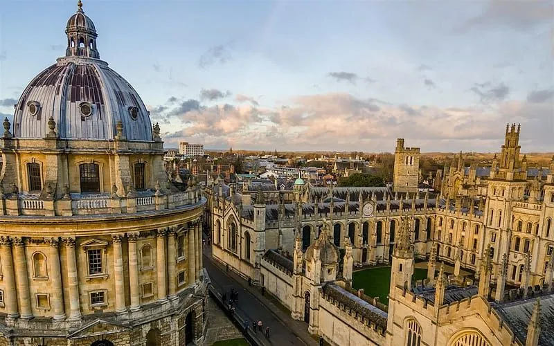 Oxford, Radcliffe Camera ve kolejler